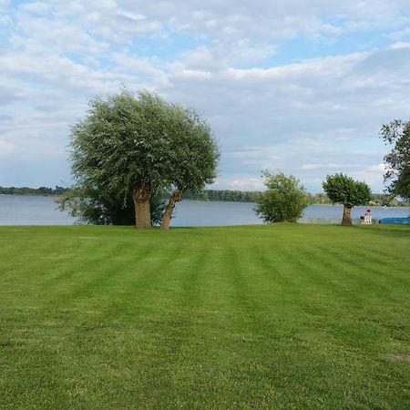 Landferienhof "Mueritzufer" Ludorf Екстериор снимка